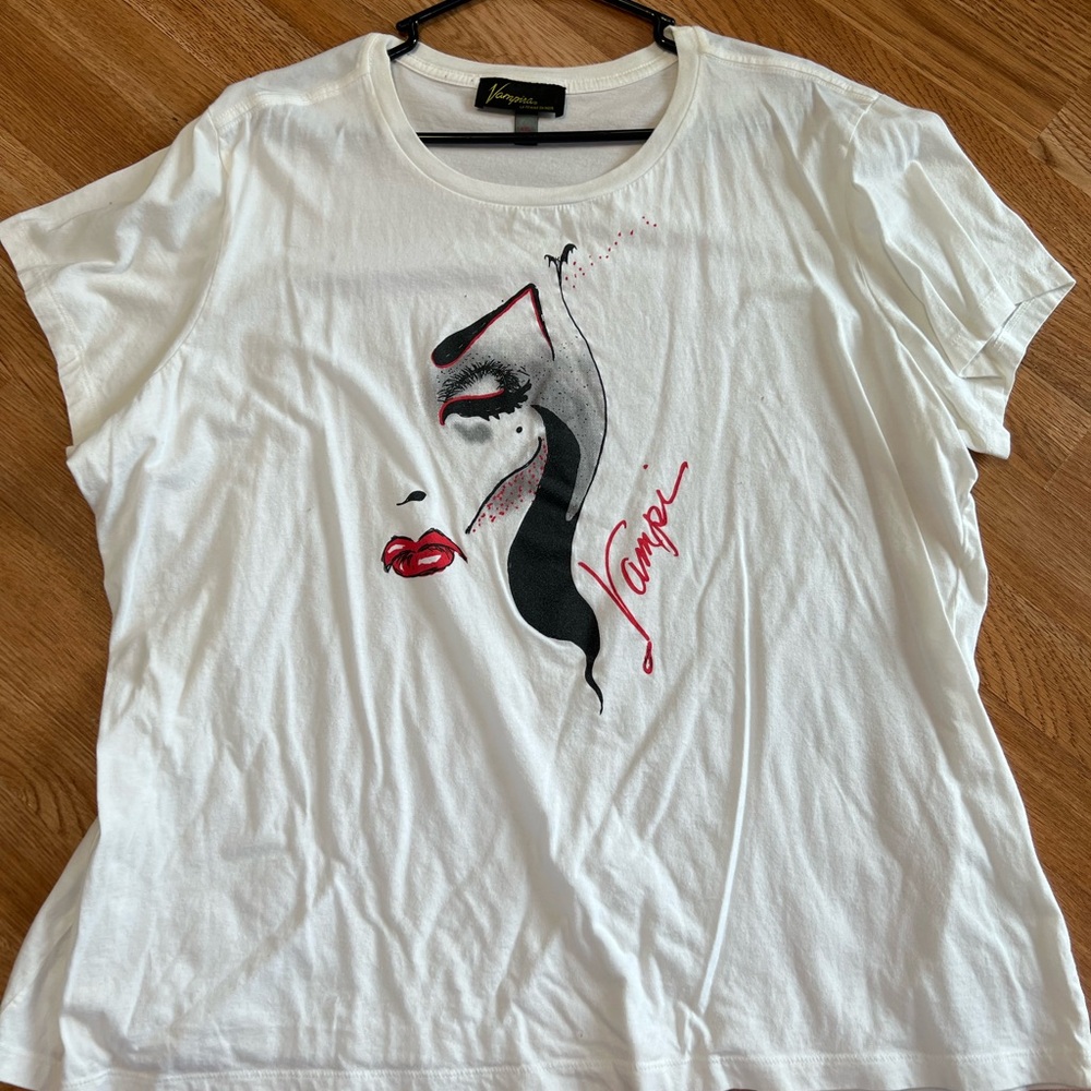 Vampira tee by La Femme En Noir